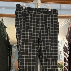 Old Navy High Rise Pixie Pants